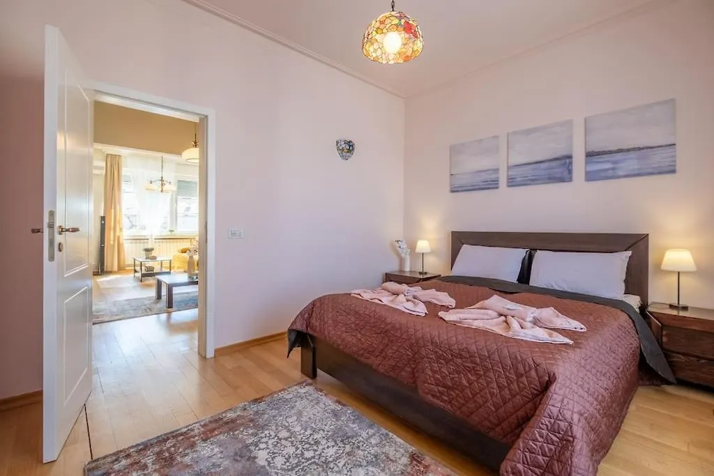 Aristocratic Place, Top Location Sofia 0*,